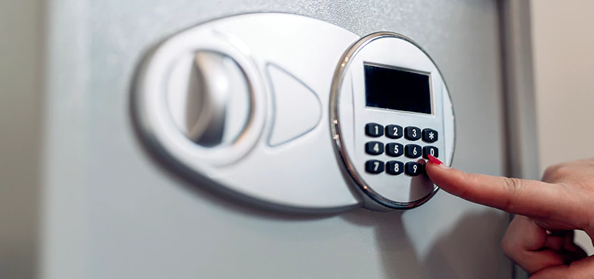 Jewelry Safe Cracking in Costa Mesa, California